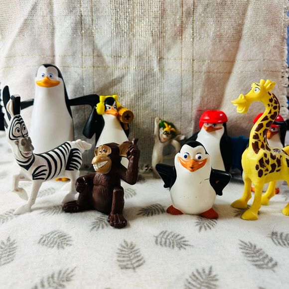 Madagascar Toy Figures - Picture 1 of 10
